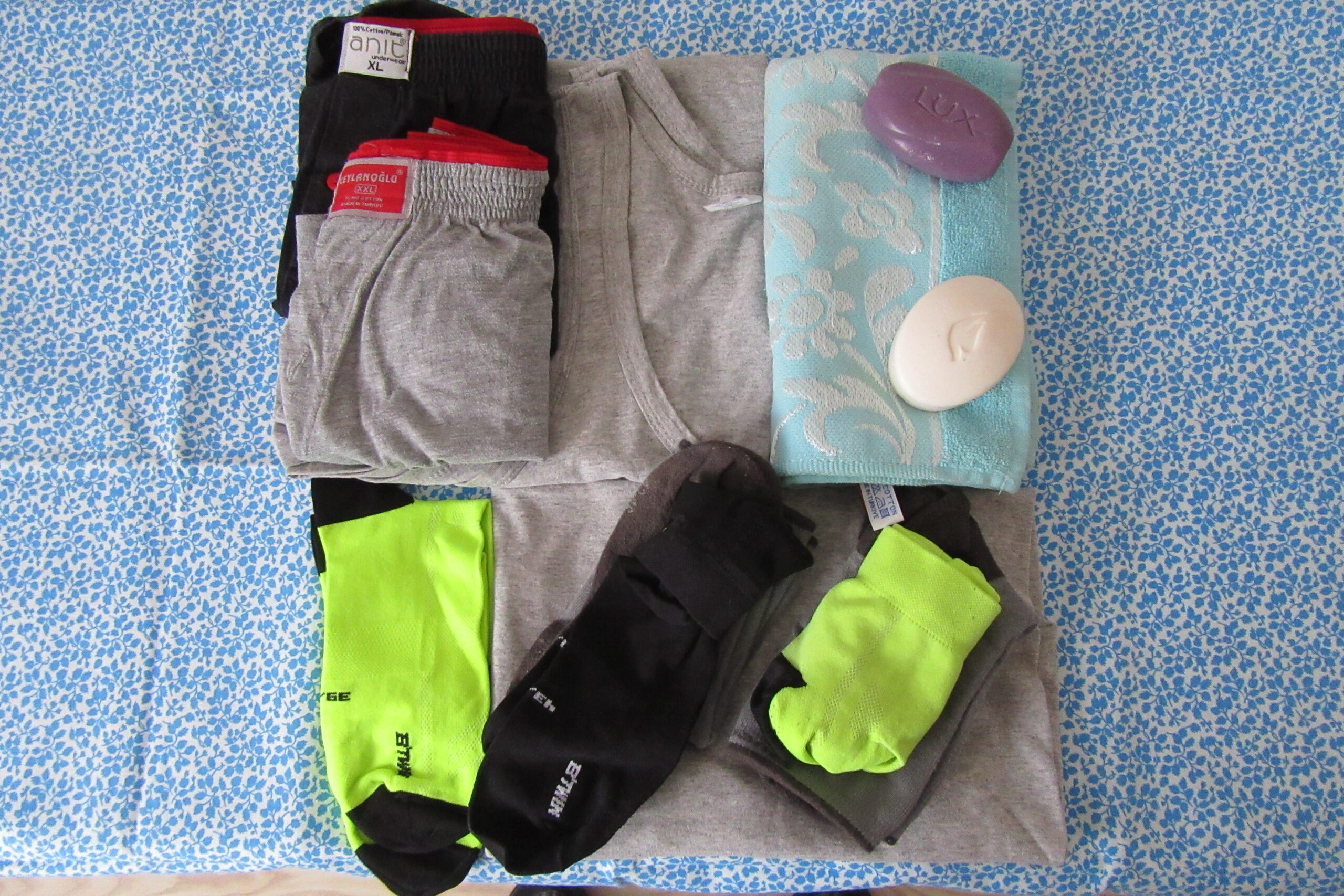 İç Çamaşırına Gerek YOK Ancak Çorapsız Yapamam