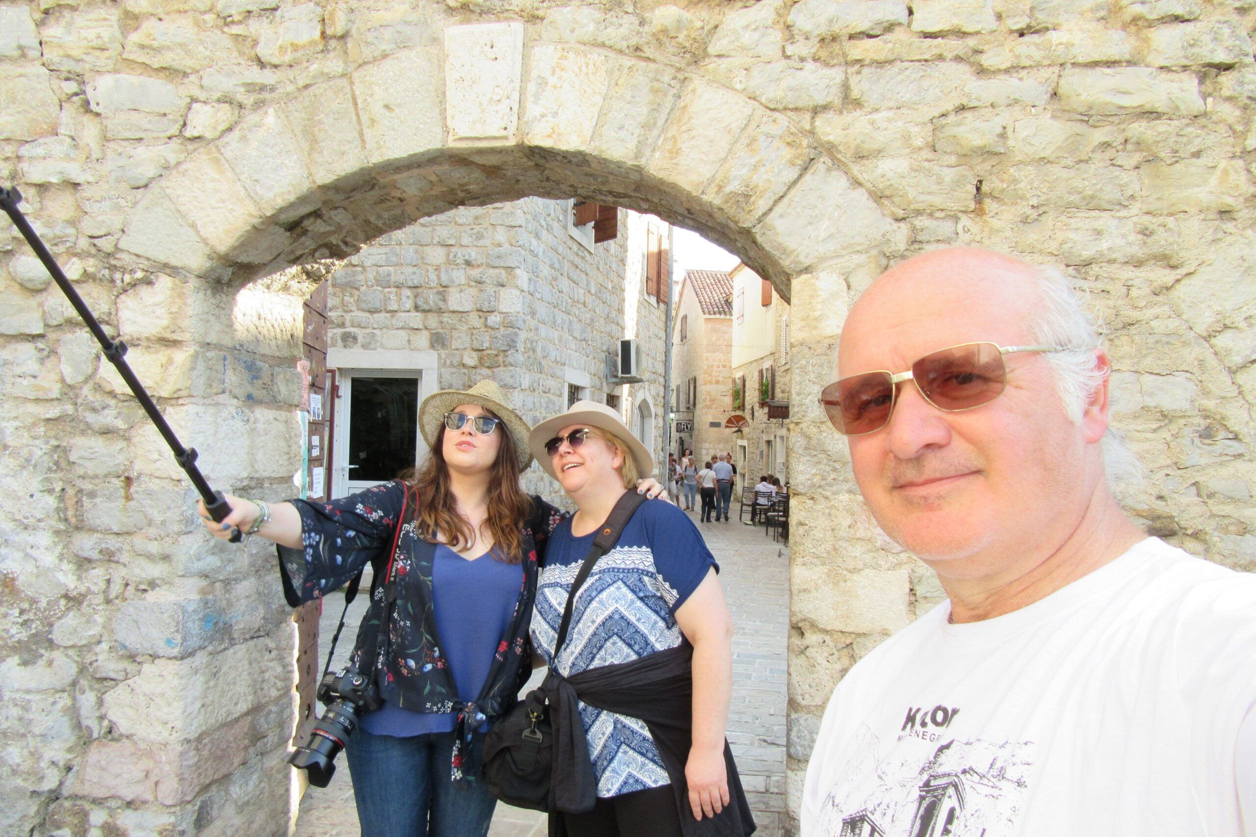 Üç Backpacker Adriyatik’in En Ünlü Beldesi Budva’da ~ 2. Gün