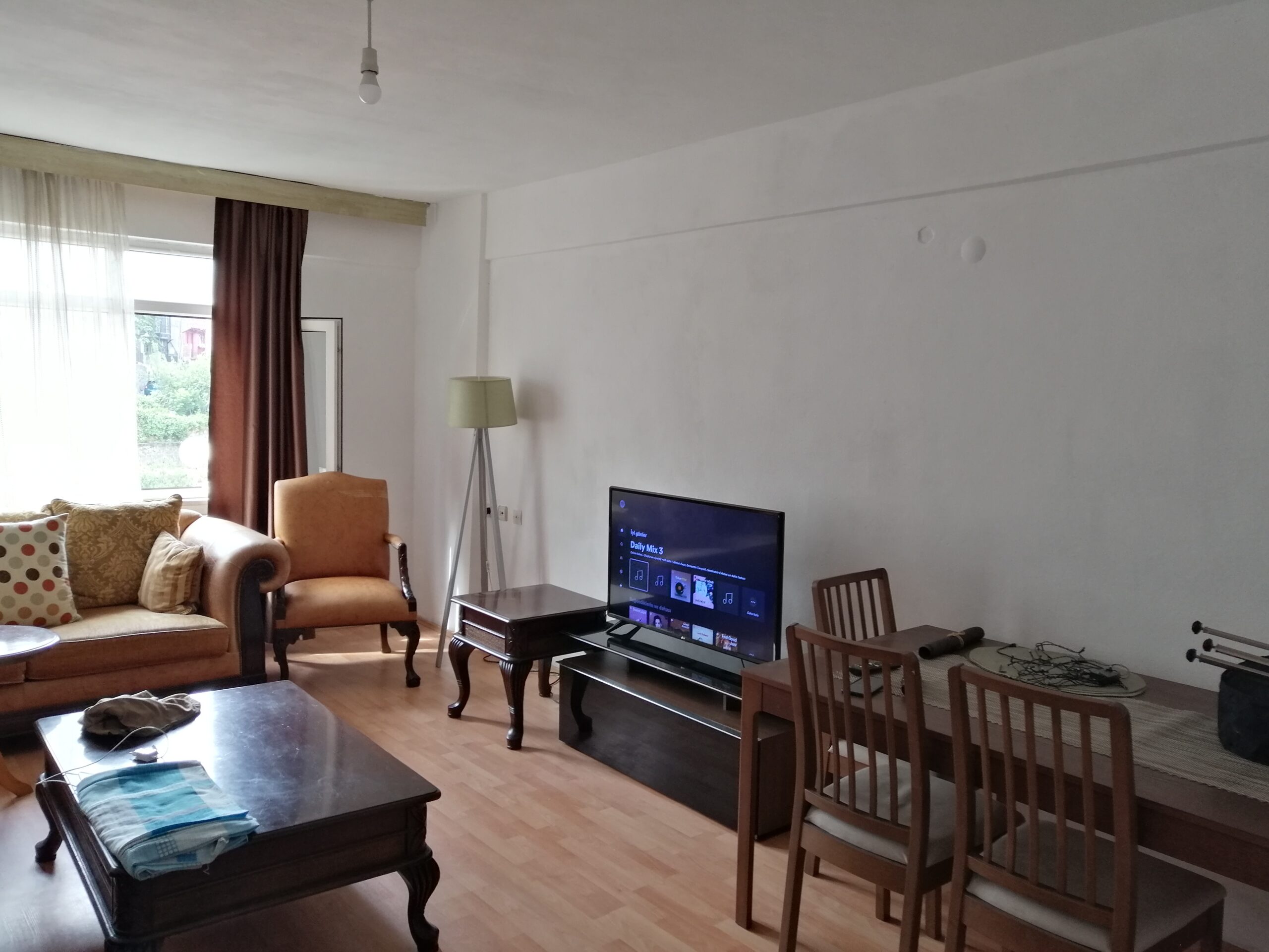 Havva Hanım Teşrif Etmeden Salonu Temize Havale Ettik