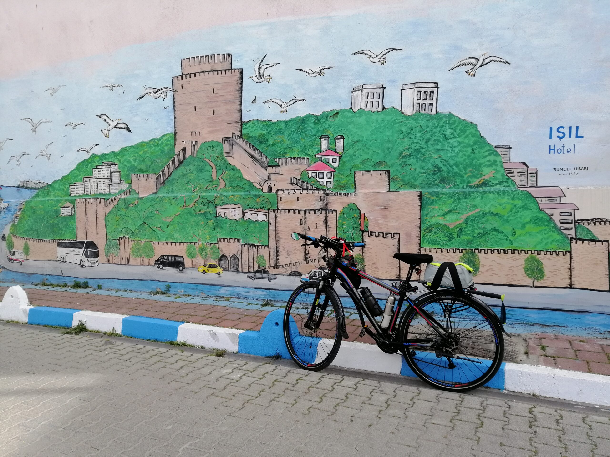 Macera Bisikleti ve Sokak Sanatı