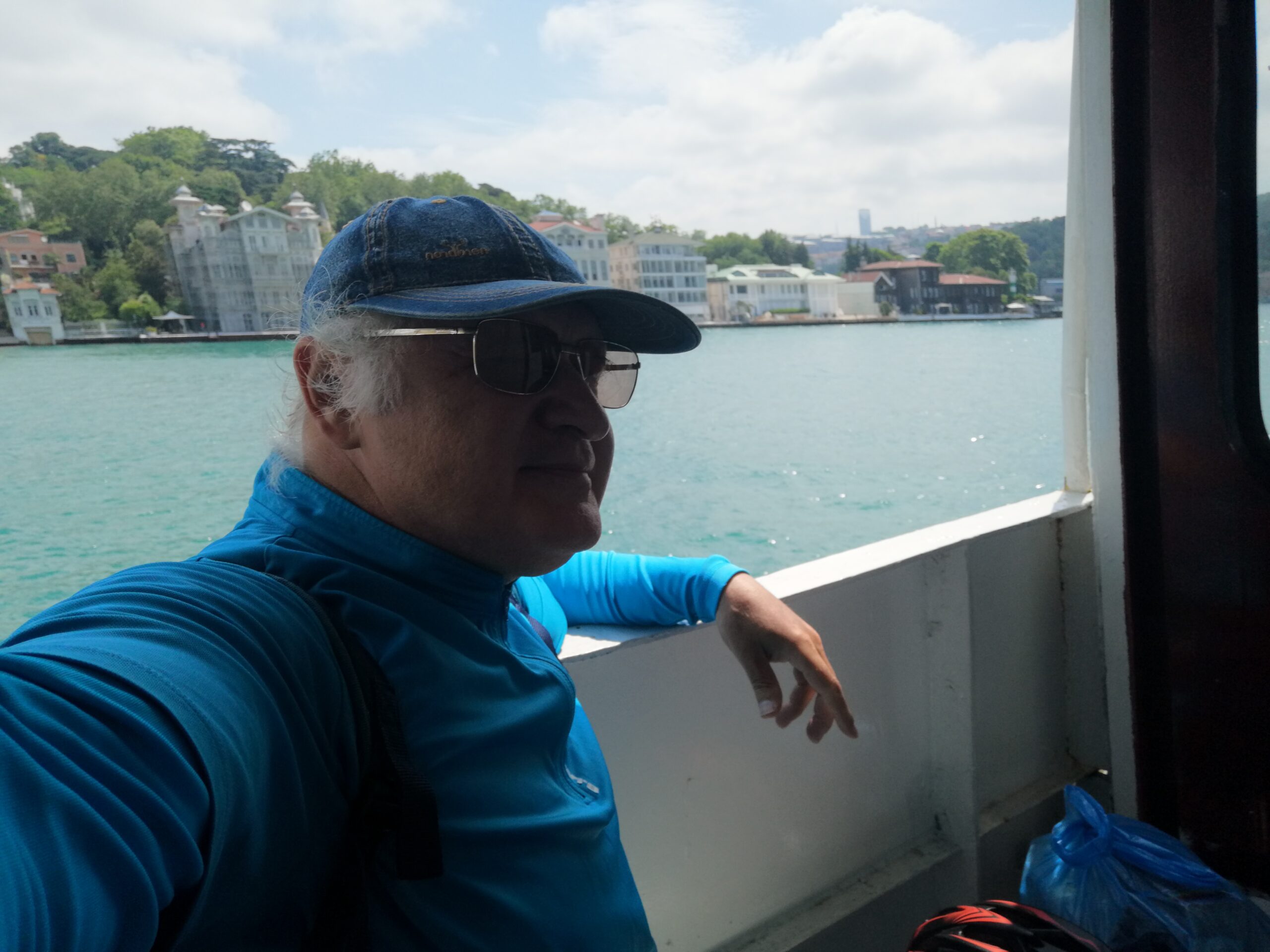 Hiçbir Şey Yerinde Değil Artık