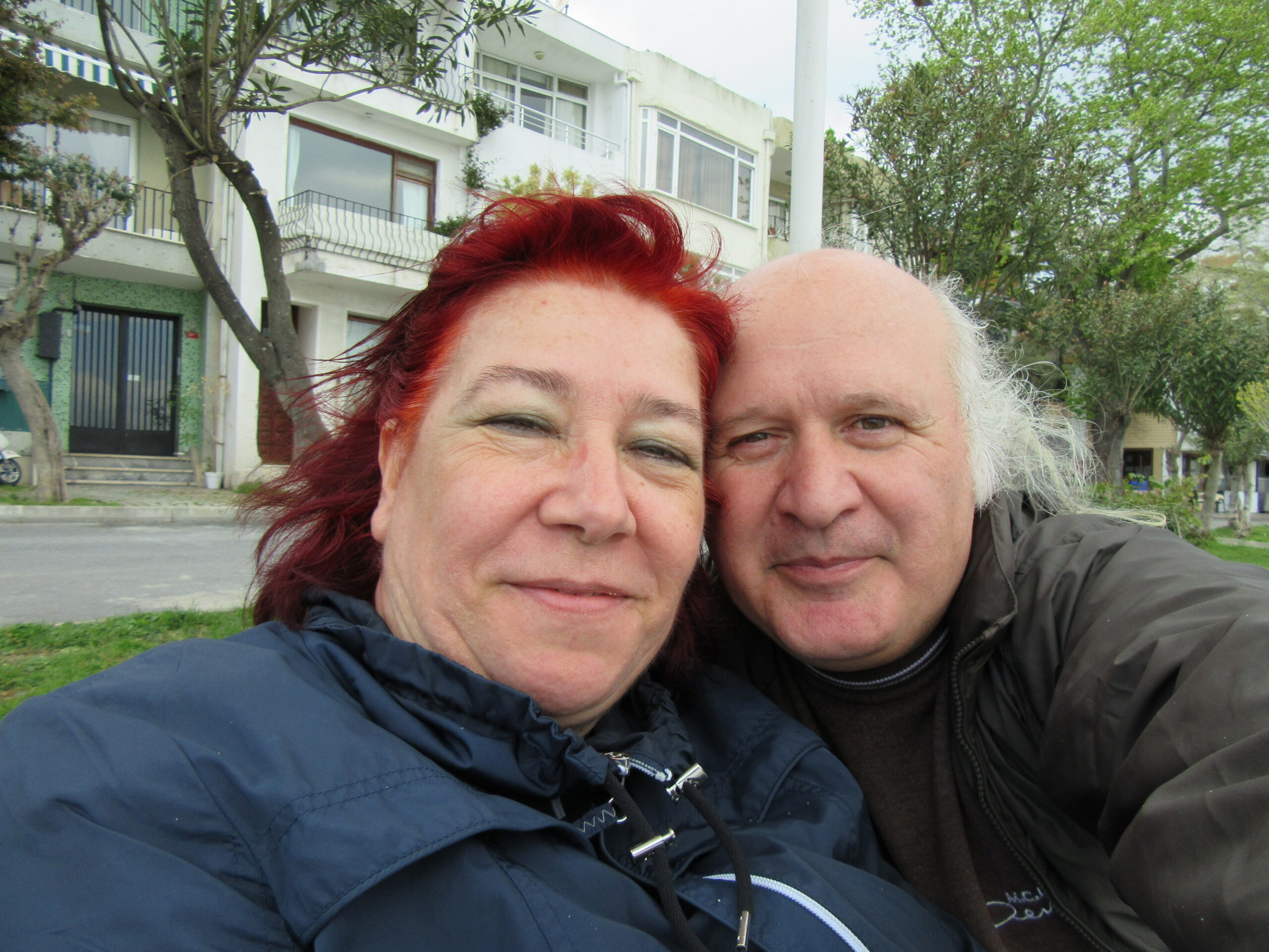 Bedeli Yüklü Özgür Yolların Ucunda Nakışlanan Sevdalı Hayatımız