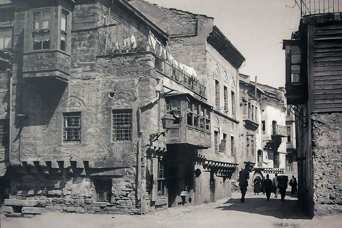 EK-04: İstanbul’dan Salla Kılıcı Eski Kıta’dan Çıksın Ucu