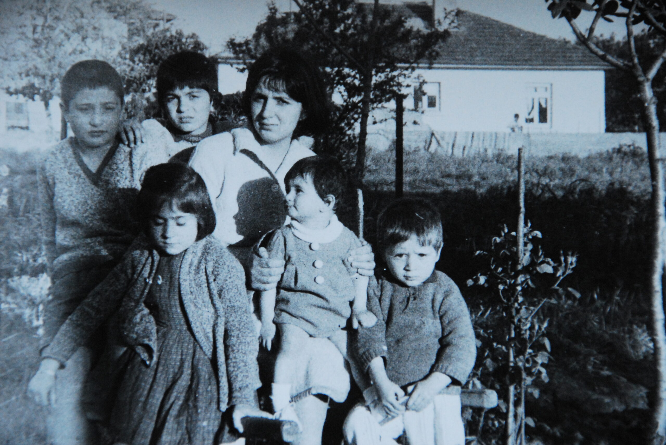 Çok Çocuk Anayı Şaşkın Babayı Düşkün Eder