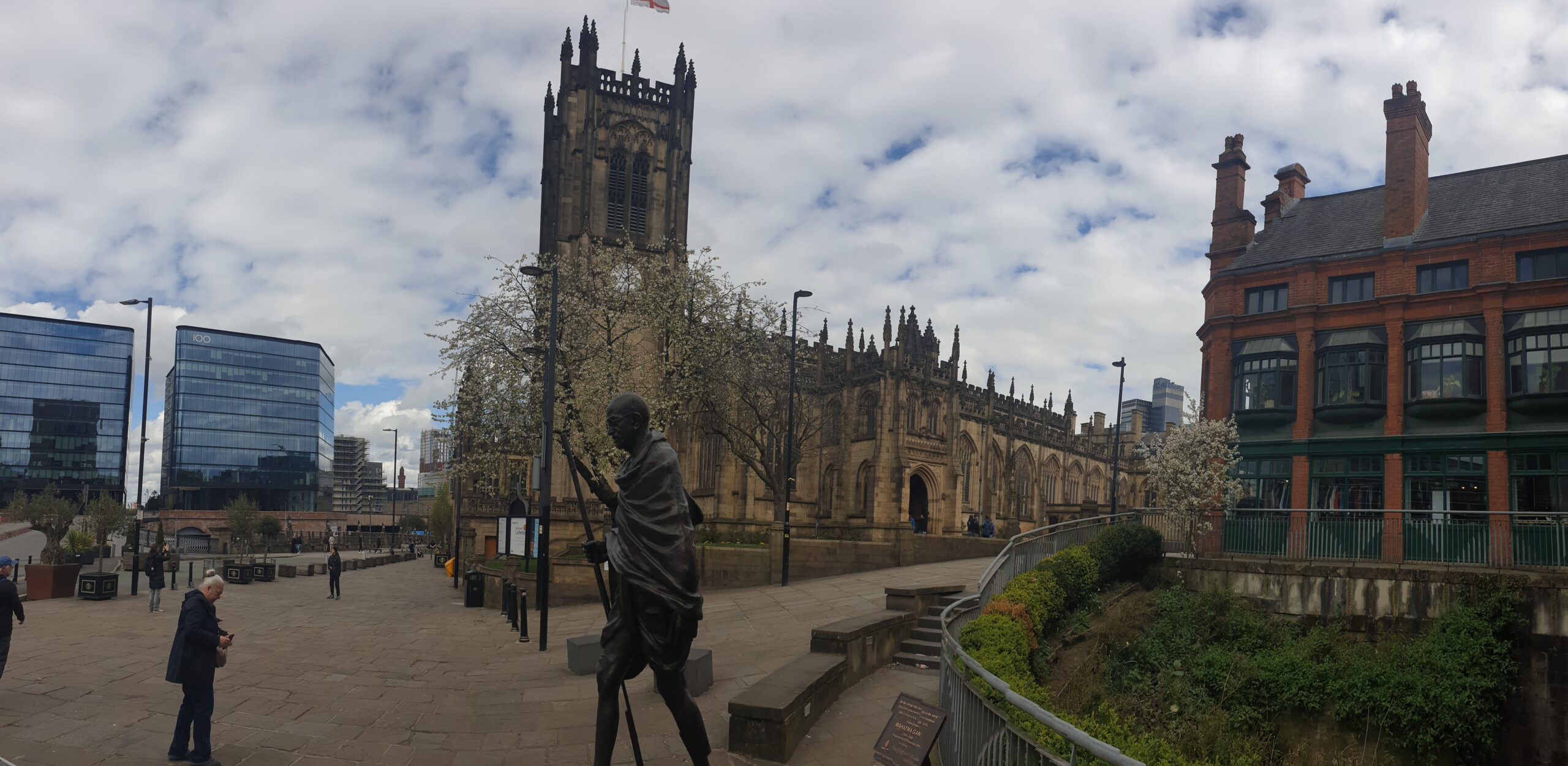 Güzel Mimarisi ve Çok Sayıda Tarihiyle “Manchester Cathedral”